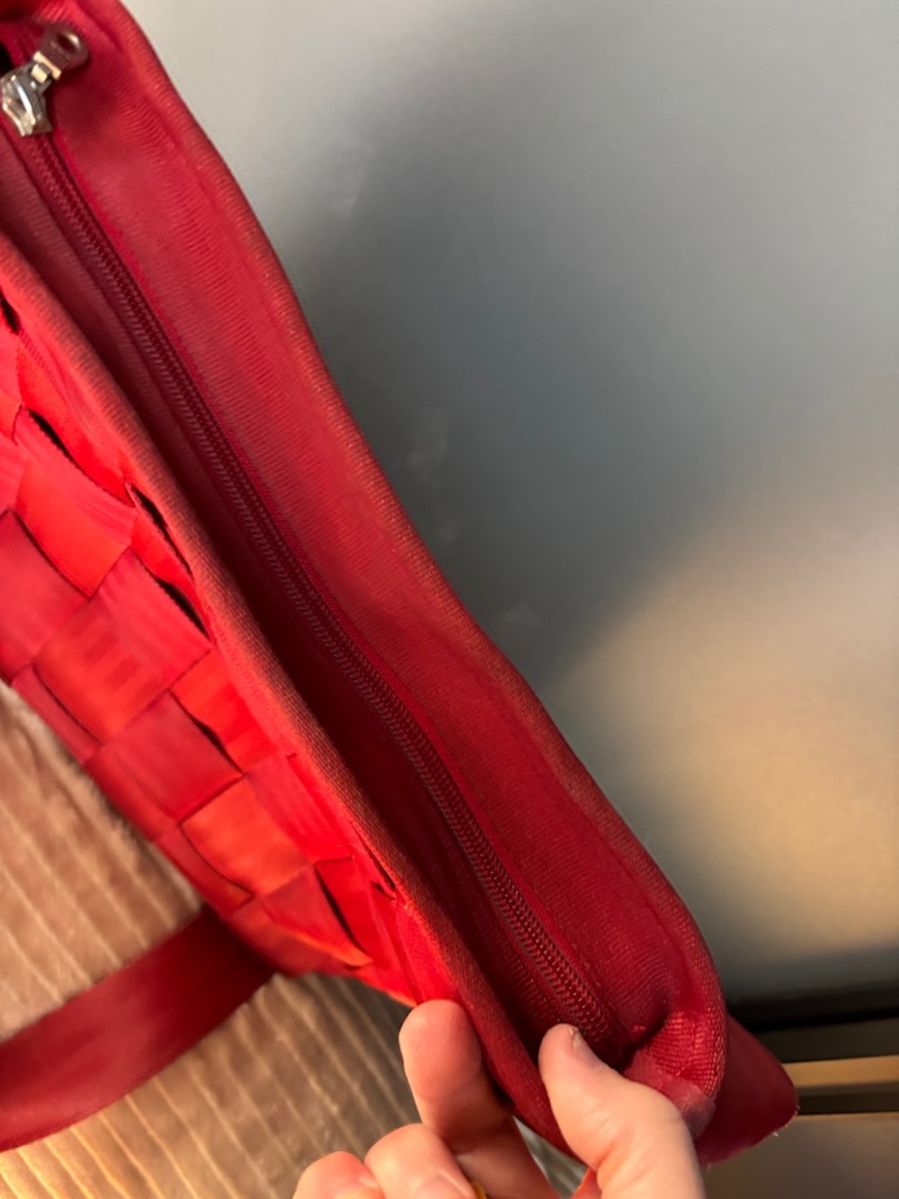 Harvey’s Seatbelt Crossbody Bag in Red - Picture 10 of 10